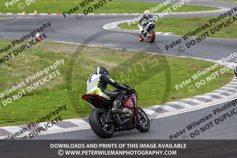 Three Sisters;Three Sisters photographs;Three Sisters trackday photographs;enduro digital images;event digital images;eventdigitalimages;lydden no limits trackday;no limits trackdays;peter wileman photography;racing digital images;trackday digital images;trackday photos