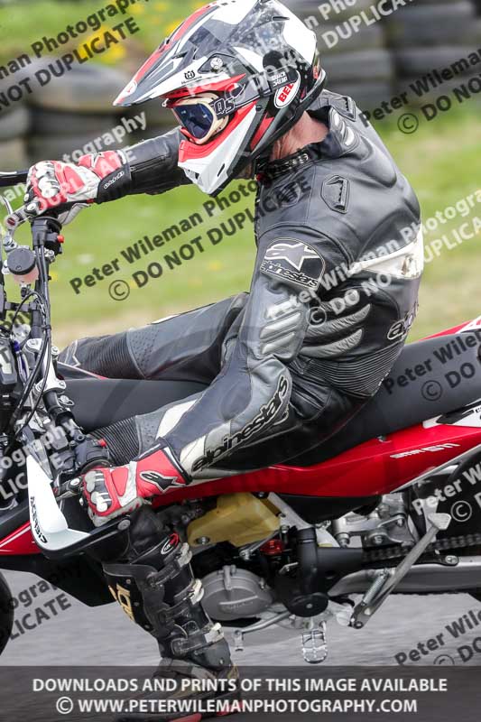 Three Sisters;Three Sisters photographs;Three Sisters trackday photographs;enduro digital images;event digital images;eventdigitalimages;lydden no limits trackday;no limits trackdays;peter wileman photography;racing digital images;trackday digital images;trackday photos