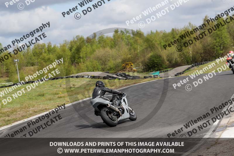 Three Sisters;Three Sisters photographs;Three Sisters trackday photographs;enduro digital images;event digital images;eventdigitalimages;lydden no limits trackday;no limits trackdays;peter wileman photography;racing digital images;trackday digital images;trackday photos