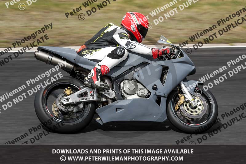 Three Sisters;Three Sisters photographs;Three Sisters trackday photographs;enduro digital images;event digital images;eventdigitalimages;lydden no limits trackday;no limits trackdays;peter wileman photography;racing digital images;trackday digital images;trackday photos