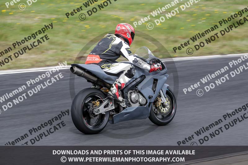 Three Sisters;Three Sisters photographs;Three Sisters trackday photographs;enduro digital images;event digital images;eventdigitalimages;lydden no limits trackday;no limits trackdays;peter wileman photography;racing digital images;trackday digital images;trackday photos