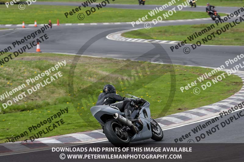 Three Sisters;Three Sisters photographs;Three Sisters trackday photographs;enduro digital images;event digital images;eventdigitalimages;lydden no limits trackday;no limits trackdays;peter wileman photography;racing digital images;trackday digital images;trackday photos