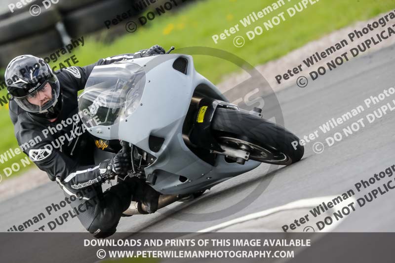 Three Sisters;Three Sisters photographs;Three Sisters trackday photographs;enduro digital images;event digital images;eventdigitalimages;lydden no limits trackday;no limits trackdays;peter wileman photography;racing digital images;trackday digital images;trackday photos