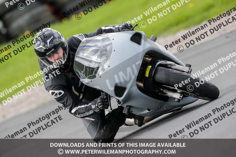 Three Sisters;Three Sisters photographs;Three Sisters trackday photographs;enduro digital images;event digital images;eventdigitalimages;lydden no limits trackday;no limits trackdays;peter wileman photography;racing digital images;trackday digital images;trackday photos