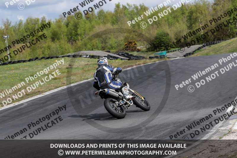 Three Sisters;Three Sisters photographs;Three Sisters trackday photographs;enduro digital images;event digital images;eventdigitalimages;lydden no limits trackday;no limits trackdays;peter wileman photography;racing digital images;trackday digital images;trackday photos