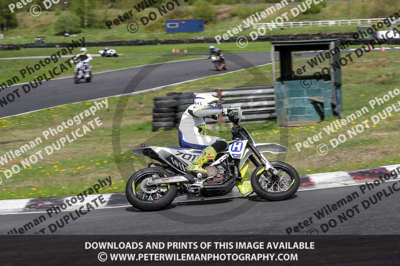 Three Sisters;Three Sisters photographs;Three Sisters trackday photographs;enduro digital images;event digital images;eventdigitalimages;lydden no limits trackday;no limits trackdays;peter wileman photography;racing digital images;trackday digital images;trackday photos