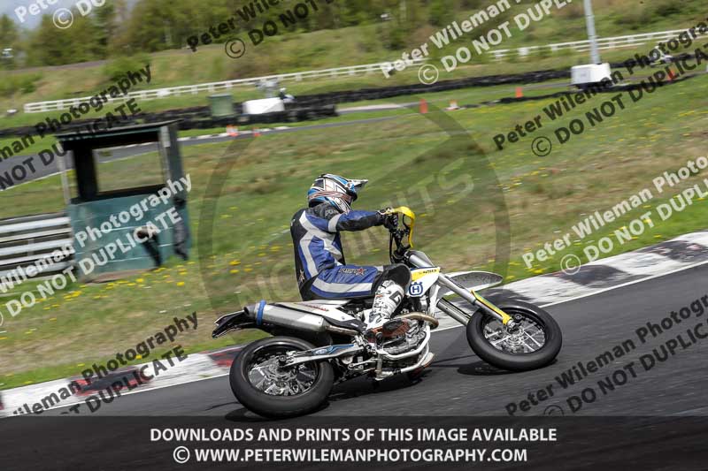 Three Sisters;Three Sisters photographs;Three Sisters trackday photographs;enduro digital images;event digital images;eventdigitalimages;lydden no limits trackday;no limits trackdays;peter wileman photography;racing digital images;trackday digital images;trackday photos