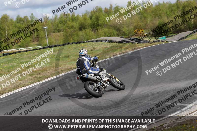 Three Sisters;Three Sisters photographs;Three Sisters trackday photographs;enduro digital images;event digital images;eventdigitalimages;lydden no limits trackday;no limits trackdays;peter wileman photography;racing digital images;trackday digital images;trackday photos