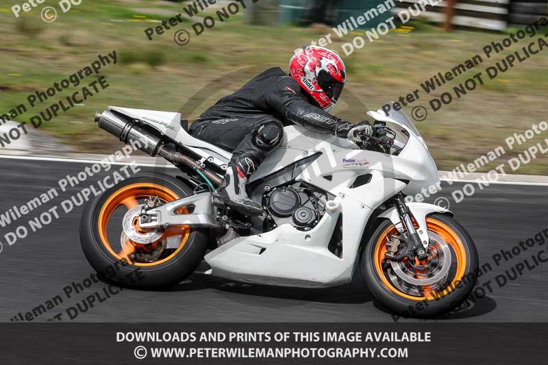 Three Sisters;Three Sisters photographs;Three Sisters trackday photographs;enduro digital images;event digital images;eventdigitalimages;lydden no limits trackday;no limits trackdays;peter wileman photography;racing digital images;trackday digital images;trackday photos