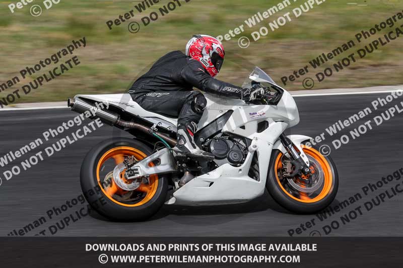 Three Sisters;Three Sisters photographs;Three Sisters trackday photographs;enduro digital images;event digital images;eventdigitalimages;lydden no limits trackday;no limits trackdays;peter wileman photography;racing digital images;trackday digital images;trackday photos