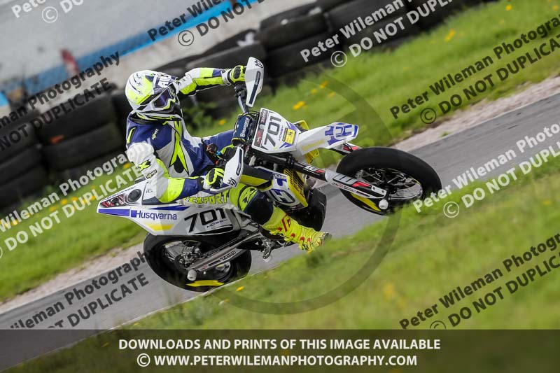 Three Sisters;Three Sisters photographs;Three Sisters trackday photographs;enduro digital images;event digital images;eventdigitalimages;lydden no limits trackday;no limits trackdays;peter wileman photography;racing digital images;trackday digital images;trackday photos