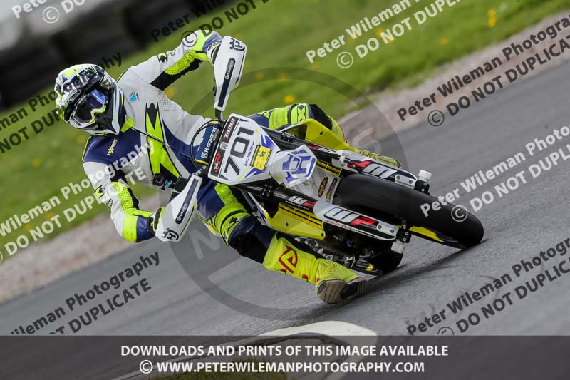 Three Sisters;Three Sisters photographs;Three Sisters trackday photographs;enduro digital images;event digital images;eventdigitalimages;lydden no limits trackday;no limits trackdays;peter wileman photography;racing digital images;trackday digital images;trackday photos