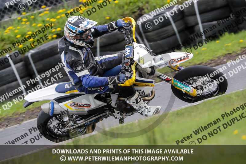 Three Sisters;Three Sisters photographs;Three Sisters trackday photographs;enduro digital images;event digital images;eventdigitalimages;lydden no limits trackday;no limits trackdays;peter wileman photography;racing digital images;trackday digital images;trackday photos