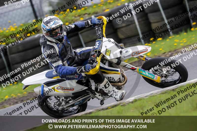 Three Sisters;Three Sisters photographs;Three Sisters trackday photographs;enduro digital images;event digital images;eventdigitalimages;lydden no limits trackday;no limits trackdays;peter wileman photography;racing digital images;trackday digital images;trackday photos