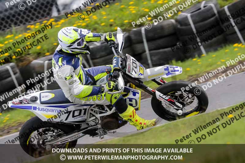 Three Sisters;Three Sisters photographs;Three Sisters trackday photographs;enduro digital images;event digital images;eventdigitalimages;lydden no limits trackday;no limits trackdays;peter wileman photography;racing digital images;trackday digital images;trackday photos