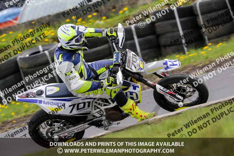 Three Sisters;Three Sisters photographs;Three Sisters trackday photographs;enduro digital images;event digital images;eventdigitalimages;lydden no limits trackday;no limits trackdays;peter wileman photography;racing digital images;trackday digital images;trackday photos