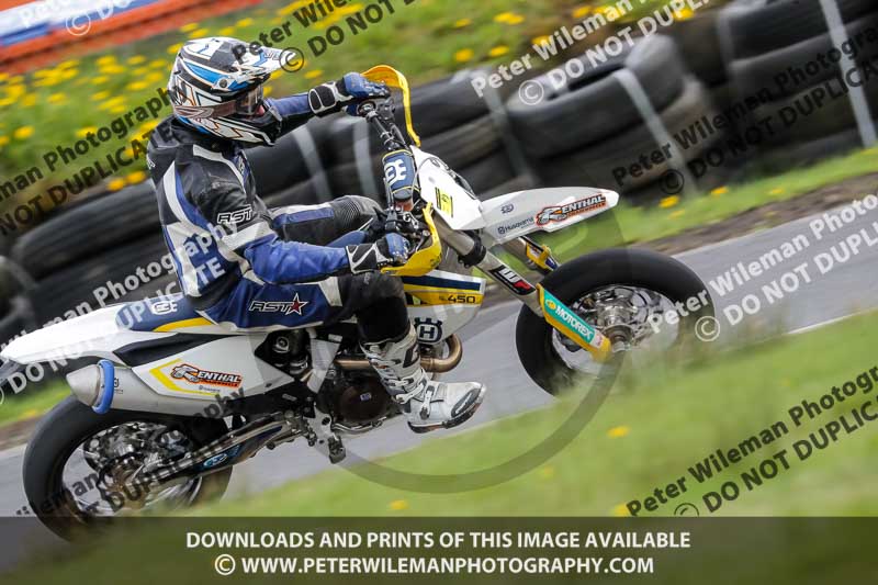 Three Sisters;Three Sisters photographs;Three Sisters trackday photographs;enduro digital images;event digital images;eventdigitalimages;lydden no limits trackday;no limits trackdays;peter wileman photography;racing digital images;trackday digital images;trackday photos
