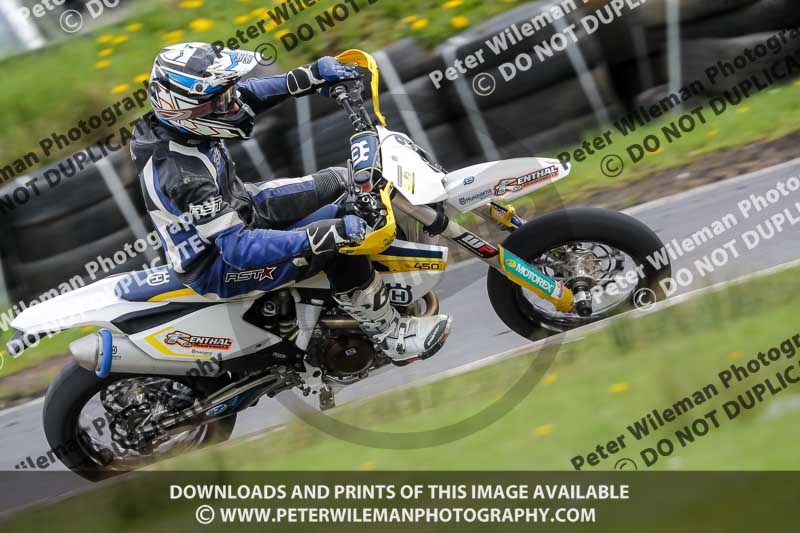 Three Sisters;Three Sisters photographs;Three Sisters trackday photographs;enduro digital images;event digital images;eventdigitalimages;lydden no limits trackday;no limits trackdays;peter wileman photography;racing digital images;trackday digital images;trackday photos