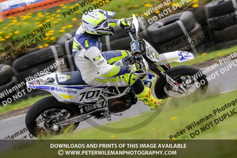 Three Sisters;Three Sisters photographs;Three Sisters trackday photographs;enduro digital images;event digital images;eventdigitalimages;lydden no limits trackday;no limits trackdays;peter wileman photography;racing digital images;trackday digital images;trackday photos