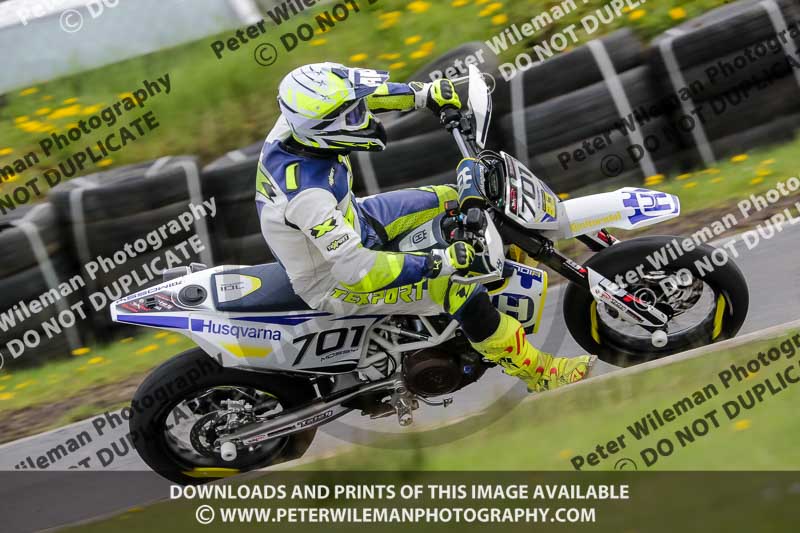 Three Sisters;Three Sisters photographs;Three Sisters trackday photographs;enduro digital images;event digital images;eventdigitalimages;lydden no limits trackday;no limits trackdays;peter wileman photography;racing digital images;trackday digital images;trackday photos