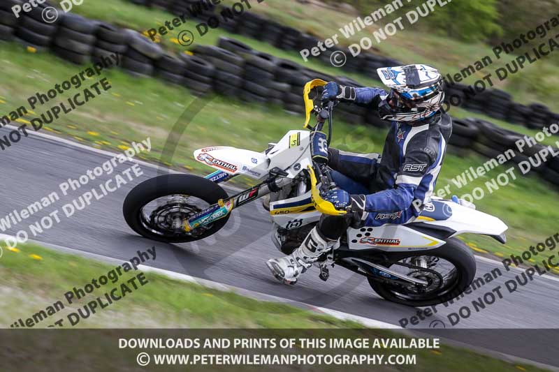 Three Sisters;Three Sisters photographs;Three Sisters trackday photographs;enduro digital images;event digital images;eventdigitalimages;lydden no limits trackday;no limits trackdays;peter wileman photography;racing digital images;trackday digital images;trackday photos