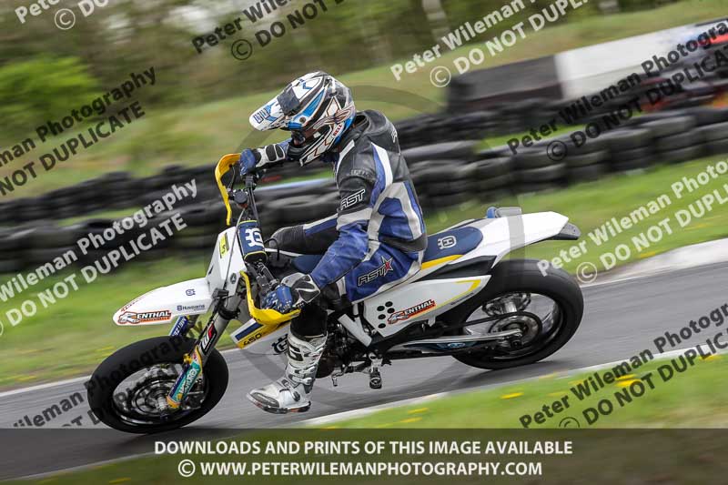 Three Sisters;Three Sisters photographs;Three Sisters trackday photographs;enduro digital images;event digital images;eventdigitalimages;lydden no limits trackday;no limits trackdays;peter wileman photography;racing digital images;trackday digital images;trackday photos