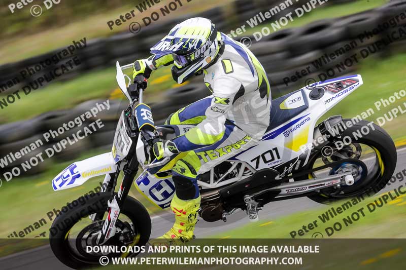 Three Sisters;Three Sisters photographs;Three Sisters trackday photographs;enduro digital images;event digital images;eventdigitalimages;lydden no limits trackday;no limits trackdays;peter wileman photography;racing digital images;trackday digital images;trackday photos