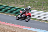 enduro-digital-images;event-digital-images;eventdigitalimages;mallory-park;mallory-park-photographs;mallory-park-trackday;mallory-park-trackday-photographs;no-limits-trackdays;peter-wileman-photography;racing-digital-images;trackday-digital-images;trackday-photos