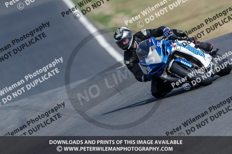 donington no limits trackday;donington park photographs;donington trackday photographs;no limits trackdays;peter wileman photography;trackday digital images;trackday photos