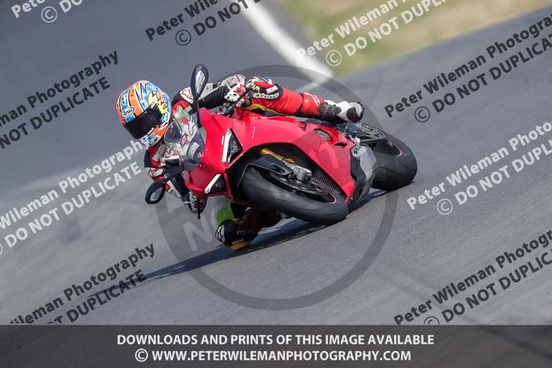 donington no limits trackday;donington park photographs;donington trackday photographs;no limits trackdays;peter wileman photography;trackday digital images;trackday photos