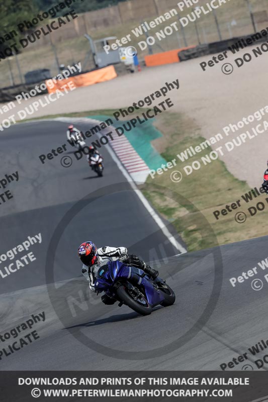 donington no limits trackday;donington park photographs;donington trackday photographs;no limits trackdays;peter wileman photography;trackday digital images;trackday photos