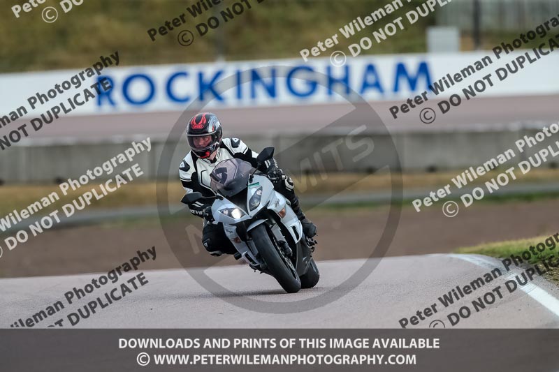 Rockingham no limits trackday;enduro digital images;event digital images;eventdigitalimages;no limits trackdays;peter wileman photography;racing digital images;rockingham raceway northamptonshire;rockingham trackday photographs;trackday digital images;trackday photos