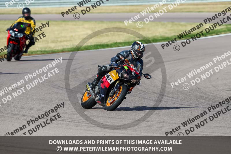 Rockingham no limits trackday;enduro digital images;event digital images;eventdigitalimages;no limits trackdays;peter wileman photography;racing digital images;rockingham raceway northamptonshire;rockingham trackday photographs;trackday digital images;trackday photos