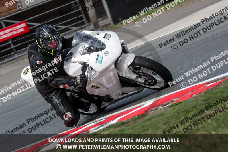 anglesey;brands hatch;cadwell park;croft;donington park;enduro digital images;event digital images;eventdigitalimages;mallory;no limits;oulton park;peter wileman photography;racing digital images;silverstone;snetterton;trackday digital images;trackday photos;vmcc banbury run;welsh 2 day enduro