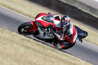 Rockingham-no-limits-trackday;enduro-digital-images;event-digital-images;eventdigitalimages;no-limits-trackdays;peter-wileman-photography;racing-digital-images;rockingham-raceway-northamptonshire;rockingham-trackday-photographs;trackday-digital-images;trackday-photos