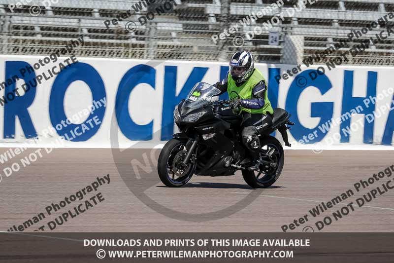 Rockingham no limits trackday;enduro digital images;event digital images;eventdigitalimages;no limits trackdays;peter wileman photography;racing digital images;rockingham raceway northamptonshire;rockingham trackday photographs;trackday digital images;trackday photos