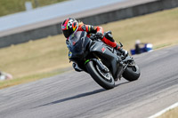 Rockingham-no-limits-trackday;enduro-digital-images;event-digital-images;eventdigitalimages;no-limits-trackdays;peter-wileman-photography;racing-digital-images;rockingham-raceway-northamptonshire;rockingham-trackday-photographs;trackday-digital-images;trackday-photos