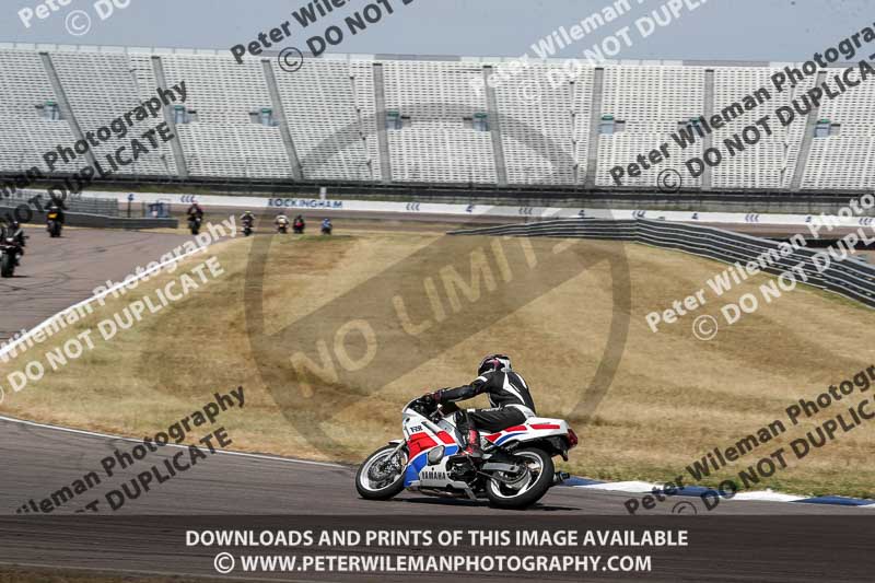 Rockingham no limits trackday;enduro digital images;event digital images;eventdigitalimages;no limits trackdays;peter wileman photography;racing digital images;rockingham raceway northamptonshire;rockingham trackday photographs;trackday digital images;trackday photos