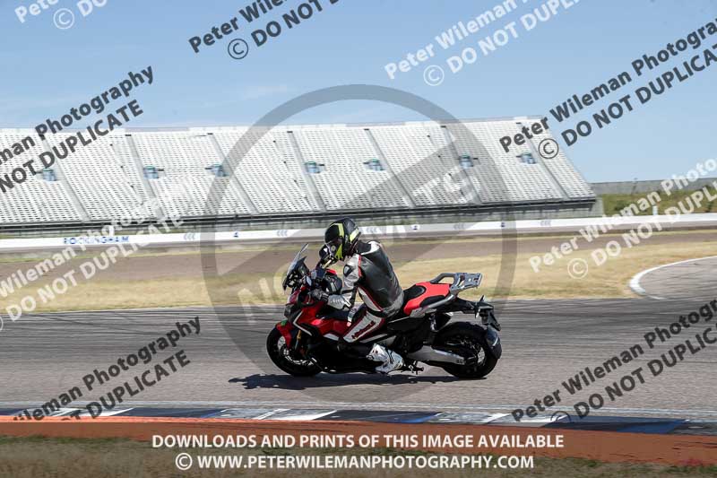 Rockingham no limits trackday;enduro digital images;event digital images;eventdigitalimages;no limits trackdays;peter wileman photography;racing digital images;rockingham raceway northamptonshire;rockingham trackday photographs;trackday digital images;trackday photos