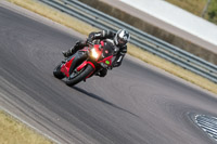Rockingham-no-limits-trackday;enduro-digital-images;event-digital-images;eventdigitalimages;no-limits-trackdays;peter-wileman-photography;racing-digital-images;rockingham-raceway-northamptonshire;rockingham-trackday-photographs;trackday-digital-images;trackday-photos