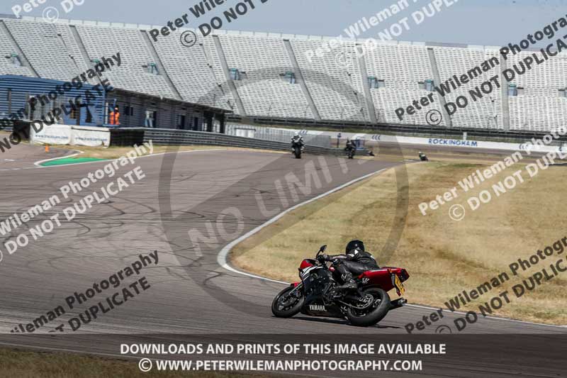 Rockingham no limits trackday;enduro digital images;event digital images;eventdigitalimages;no limits trackdays;peter wileman photography;racing digital images;rockingham raceway northamptonshire;rockingham trackday photographs;trackday digital images;trackday photos