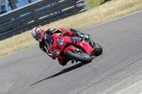 Rockingham-no-limits-trackday;enduro-digital-images;event-digital-images;eventdigitalimages;no-limits-trackdays;peter-wileman-photography;racing-digital-images;rockingham-raceway-northamptonshire;rockingham-trackday-photographs;trackday-digital-images;trackday-photos