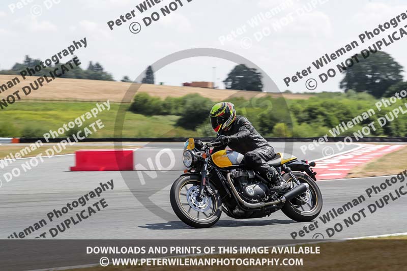 anglesey;brands hatch;cadwell park;croft;donington park;enduro digital images;event digital images;eventdigitalimages;mallory;no limits;oulton park;peter wileman photography;racing digital images;silverstone;snetterton;trackday digital images;trackday photos;vmcc banbury run;welsh 2 day enduro