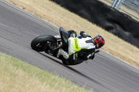 Rockingham-no-limits-trackday;enduro-digital-images;event-digital-images;eventdigitalimages;no-limits-trackdays;peter-wileman-photography;racing-digital-images;rockingham-raceway-northamptonshire;rockingham-trackday-photographs;trackday-digital-images;trackday-photos