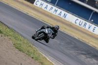 Rockingham-no-limits-trackday;enduro-digital-images;event-digital-images;eventdigitalimages;no-limits-trackdays;peter-wileman-photography;racing-digital-images;rockingham-raceway-northamptonshire;rockingham-trackday-photographs;trackday-digital-images;trackday-photos