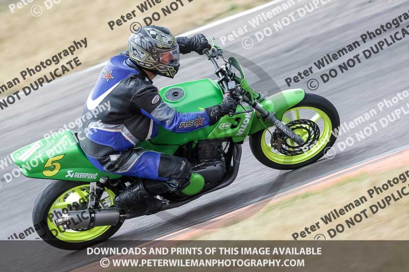 Rockingham no limits trackday;enduro digital images;event digital images;eventdigitalimages;no limits trackdays;peter wileman photography;racing digital images;rockingham raceway northamptonshire;rockingham trackday photographs;trackday digital images;trackday photos