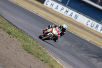 Rockingham-no-limits-trackday;enduro-digital-images;event-digital-images;eventdigitalimages;no-limits-trackdays;peter-wileman-photography;racing-digital-images;rockingham-raceway-northamptonshire;rockingham-trackday-photographs;trackday-digital-images;trackday-photos
