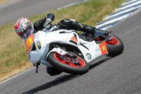 Rockingham-no-limits-trackday;enduro-digital-images;event-digital-images;eventdigitalimages;no-limits-trackdays;peter-wileman-photography;racing-digital-images;rockingham-raceway-northamptonshire;rockingham-trackday-photographs;trackday-digital-images;trackday-photos