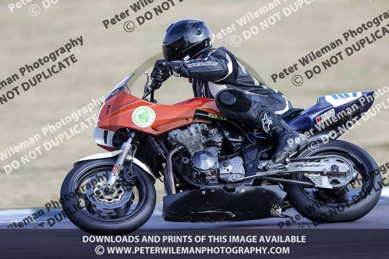 Rockingham no limits trackday;enduro digital images;event digital images;eventdigitalimages;no limits trackdays;peter wileman photography;racing digital images;rockingham raceway northamptonshire;rockingham trackday photographs;trackday digital images;trackday photos