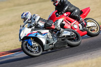 Rockingham-no-limits-trackday;enduro-digital-images;event-digital-images;eventdigitalimages;no-limits-trackdays;peter-wileman-photography;racing-digital-images;rockingham-raceway-northamptonshire;rockingham-trackday-photographs;trackday-digital-images;trackday-photos